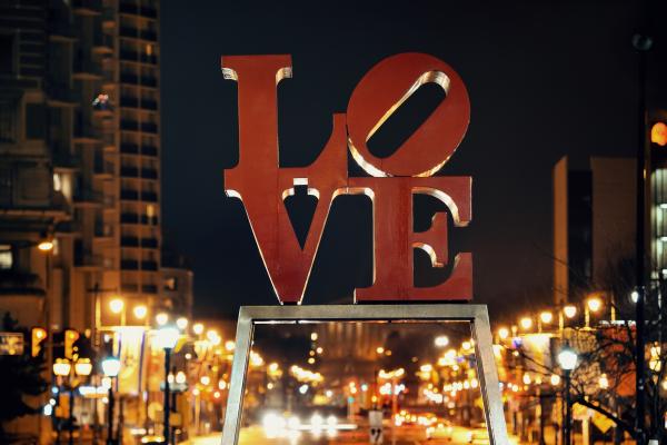 philadelphia love statue